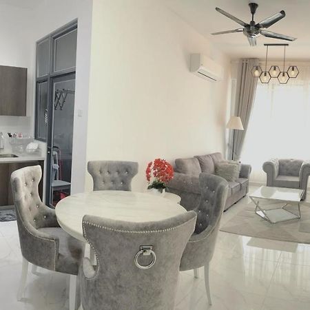 Deena Suite at Troika ,Kota Bharu Buitenkant foto