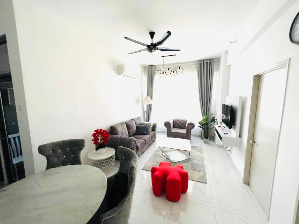 Deena Suite at Troika ,Kota Bharu Buitenkant foto
