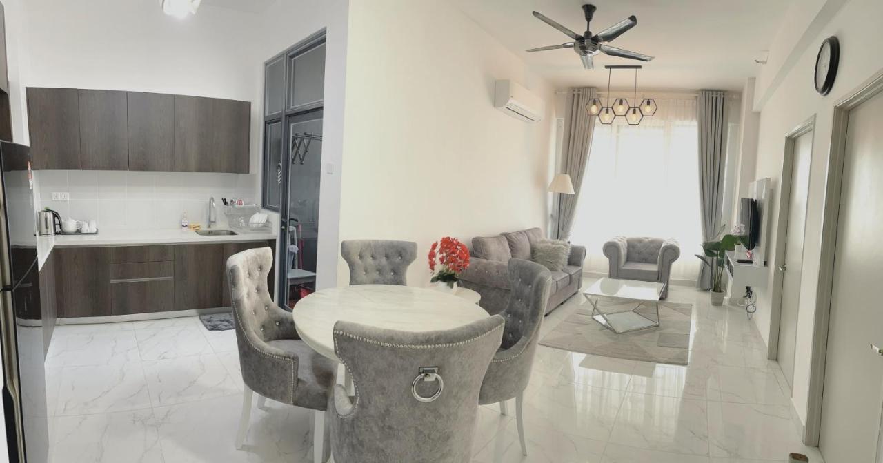 Deena Suite at Troika ,Kota Bharu Buitenkant foto